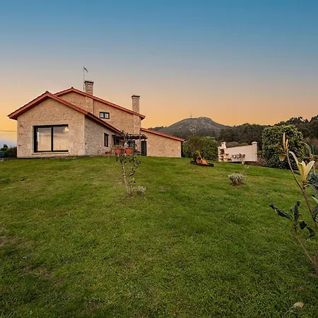 In Espineirido With Pool & Sea Views * Ribeira